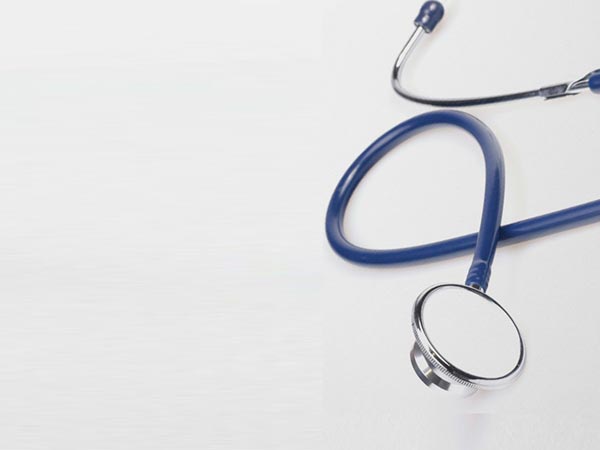 Estetoscópio azul fundo brando - Lei Geral de Proteção de Dados na Saúde